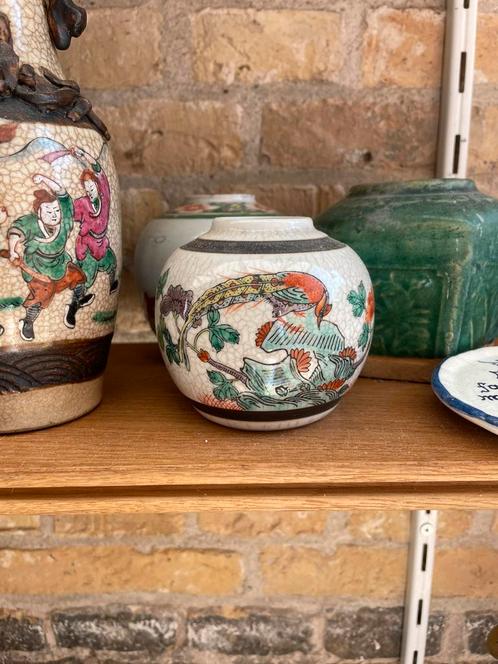 Klein Chinees sierpotje met craquelé en vogeldecoratie, Antiek en Kunst, Antiek | Porselein, Ophalen of Verzenden
