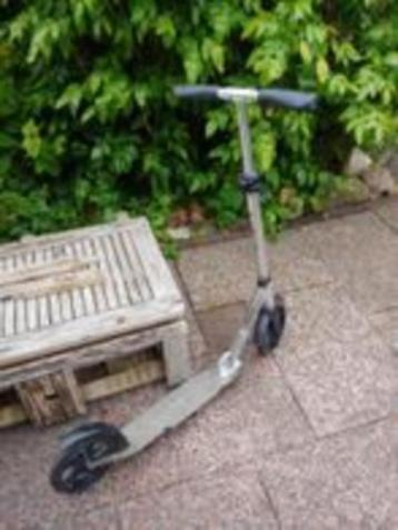 Inklapbare Alu Step met 200mm wielen, bieden. beschikbaar voor biedingen