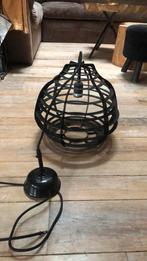 Zwarte ijzeren hanglamp, Ophalen of Verzenden, Zo goed als nieuw, Metaal, Minder dan 50 cm