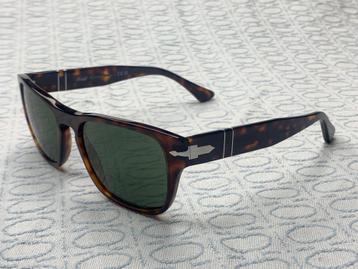 Persol PO3341S zonnebril beschikbaar voor biedingen