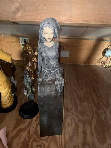 Groot Beeld Vrouw met Sluier - Moderne Kunst beschikbaar voor biedingen