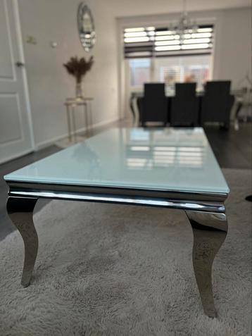 Mooie zgan tafel set | eettafel met stoelen en salontafel  beschikbaar voor biedingen