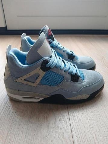 Jordan Retro 4 University Blue  beschikbaar voor biedingen