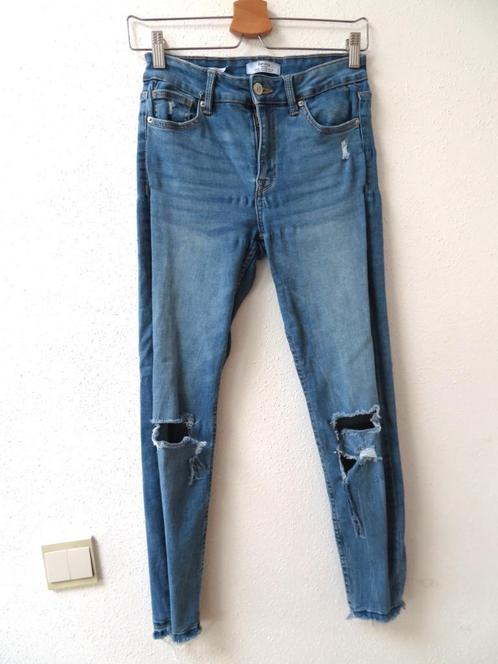 F74 BERSHKA jeans broek skinny low rise maat 36, Kleding | Dames, Spijkerbroeken en Jeans, Zo goed als nieuw, W28 - W29 (confectie 36)