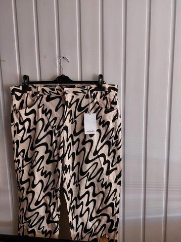 Monki Broek met Print - Maat 48 NIEUW  beschikbaar voor biedingen