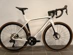 TREK Madone SL6 Gen 8 - Shimano 105 DI2 - Nieuwstaat, 28 inch, Carbon, Heren, Zo goed als nieuw