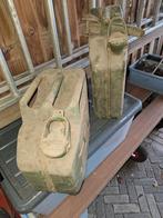 Twee oude jerrycans, Ophalen of Verzenden, Gebruikt