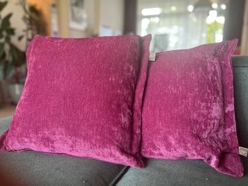 2 x LEWIS - Cushion 45x45 cm - Festival Fuchsia - purple beschikbaar voor biedingen