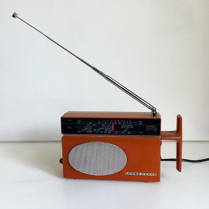 Vintage radio Loewe Opta T1 line model 2001 1972, Verzamelen, Retro, Huis en Inrichting, Verzenden