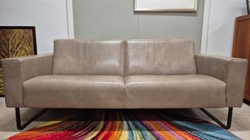 Taupe leren Gealux 2,5 zits industriële design bank zgan. beschikbaar voor biedingen