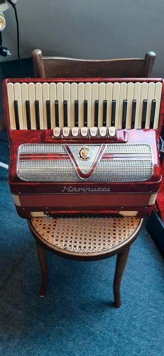 Marinucci zeer fraai., Muziek en Instrumenten, Accordeons, Gebruikt, 80-bas, Marinucci, Ophalen