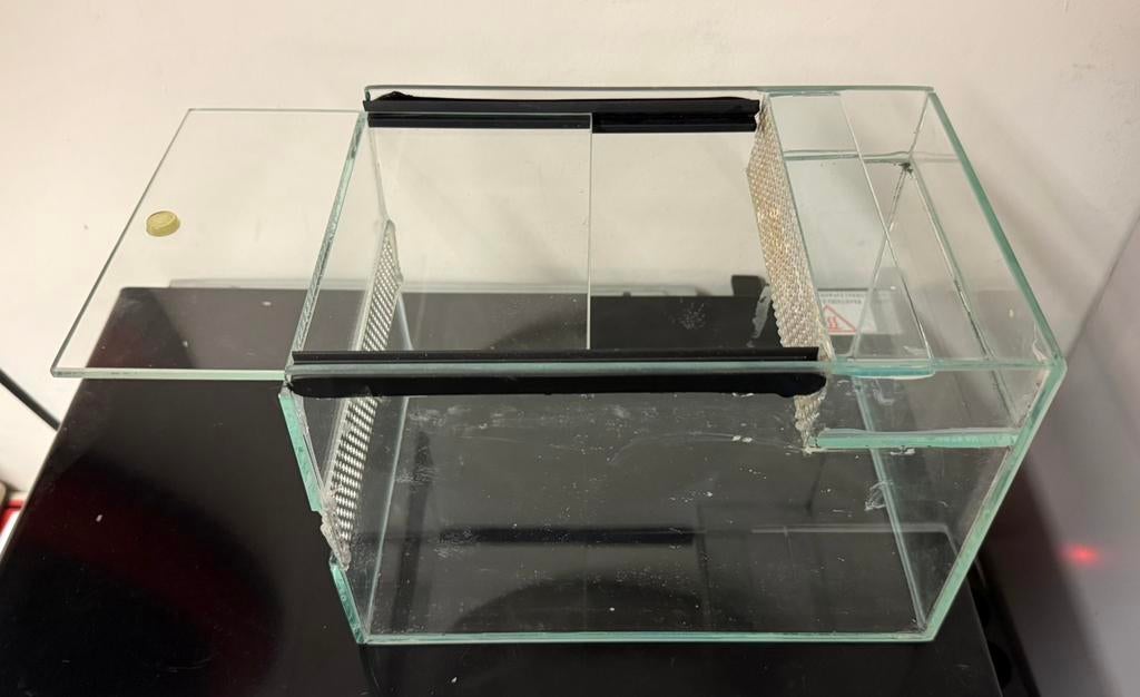 KLEIN TERRARIUM VOOR REPTIELEN, SPINNEN OF INSECTEN, Dieren en Toebehoren, Ophalen of Verzenden, Zo goed als nieuw, Terrarium of Paludarium