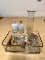 Vintage laboratorium glaswerk met apothekersflessen, Ophalen
