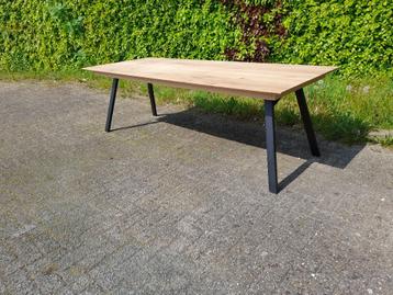 nieuwe massief eiken design eettafel maat 240x101  beschikbaar voor biedingen