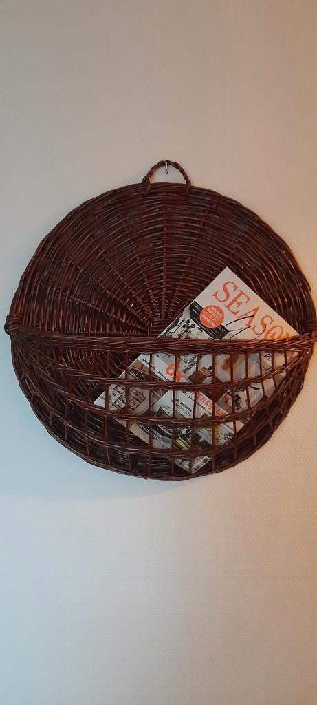 Vintage originele rotan wand hang mand, Huis en Inrichting, Woonaccessoires | Schalen en Manden, Zo goed als nieuw, Rond, Riet