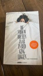 Sue Townsend - De vrouw die een jaar in bed ging liggen, Gelezen, Nederland, Sue Townsend, Ophalen of Verzenden