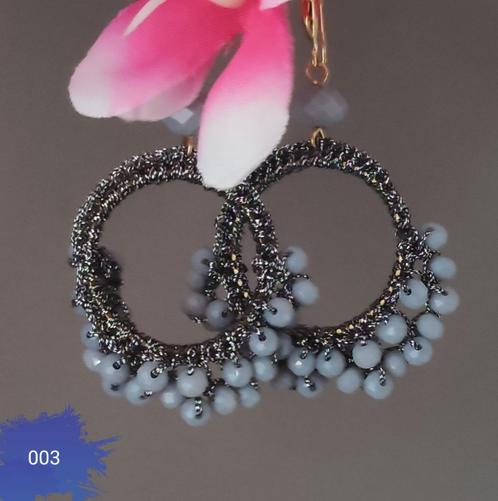003. Leuke ronde hangers met kraaltjes, Sieraden, Tassen en Uiterlijk, Oorbellen, Nieuw, Hangers, Overige materialen, Grijs, Ophalen of Verzenden