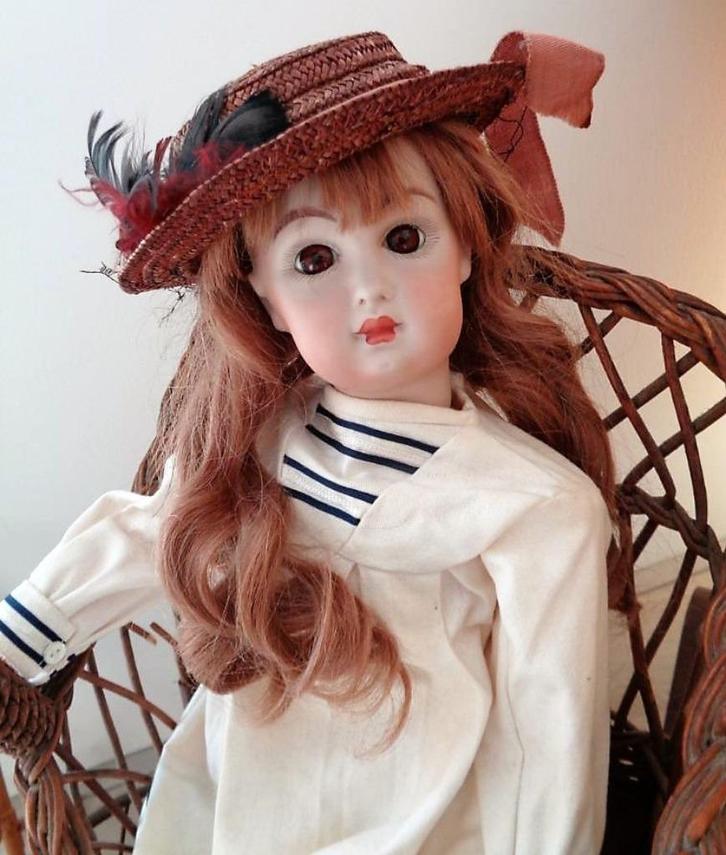 Antieke pop replica, puntgaaf, midden groot, met kleding, Verzamelen, Poppen, Zo goed als nieuw, Pop, Ophalen of Verzenden