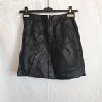 Stoere zwarte kunstleren rok. Mt 36. Merk Divided, ., Zwart, Ophalen of Verzenden, Zo goed als nieuw