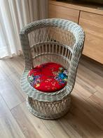 Vintage Rieten Stoel met Bloemkussen, Huis en Inrichting, Ophalen, Gebruikt, Wit, Riet of Rotan