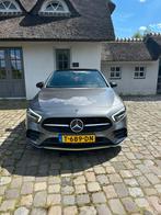 Mercedes-Benz A-Klasse A 250 224pk 7G-DCT 2018 Grijs, Auto's, Mercedes-Benz, Zwart, 4 cilinders, Particulier, 1600 kg