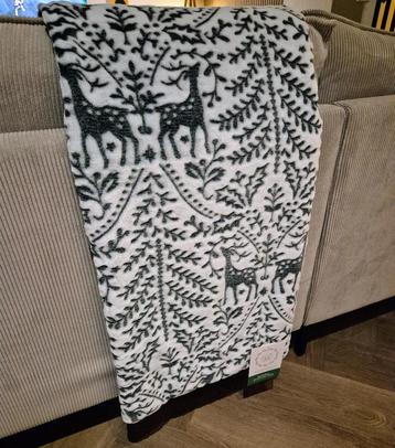 Heerlijk zachte kerstplaid van The Farmhouse **nieuw** beschikbaar voor biedingen