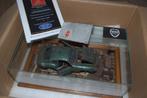 1:18 ASTON MARTIN DB4 BARNFIND DIORAMA CMC M-132BF UNIEK WRH, Verzenden, Zo goed als nieuw, Auto, Overige merken