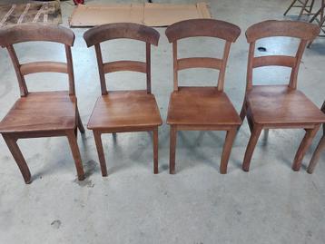 Houten stoelen set van 5, eventueel 6 beschikbaar voor biedingen