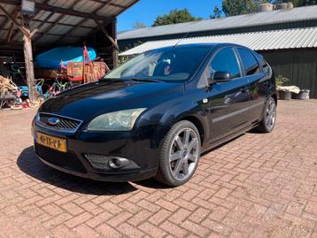 Ford Focus 2.0 107KW 5D 2006 Zwart beschikbaar voor biedingen