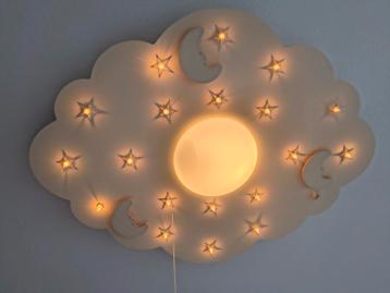 Wolkenlamp met sterren en maan beschikbaar voor biedingen