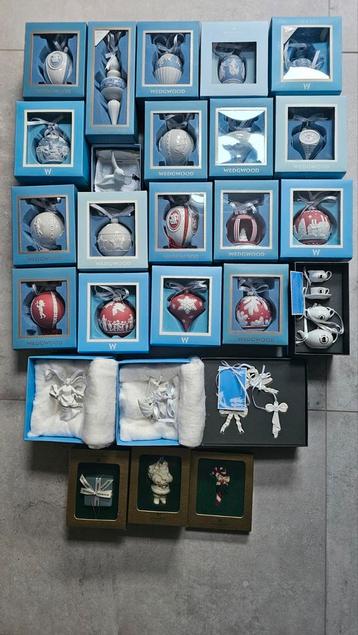 Bijzondere Wedgwood Kerstballen - Kerstboomhangers beschikbaar voor biedingen