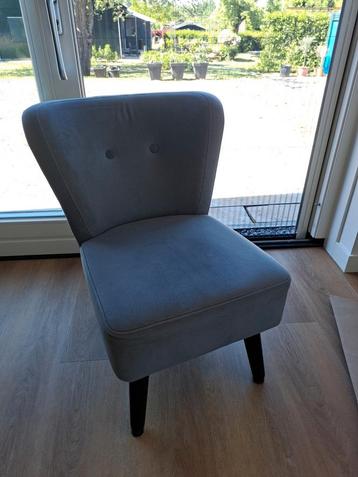 Grijze fauteuil  beschikbaar voor biedingen