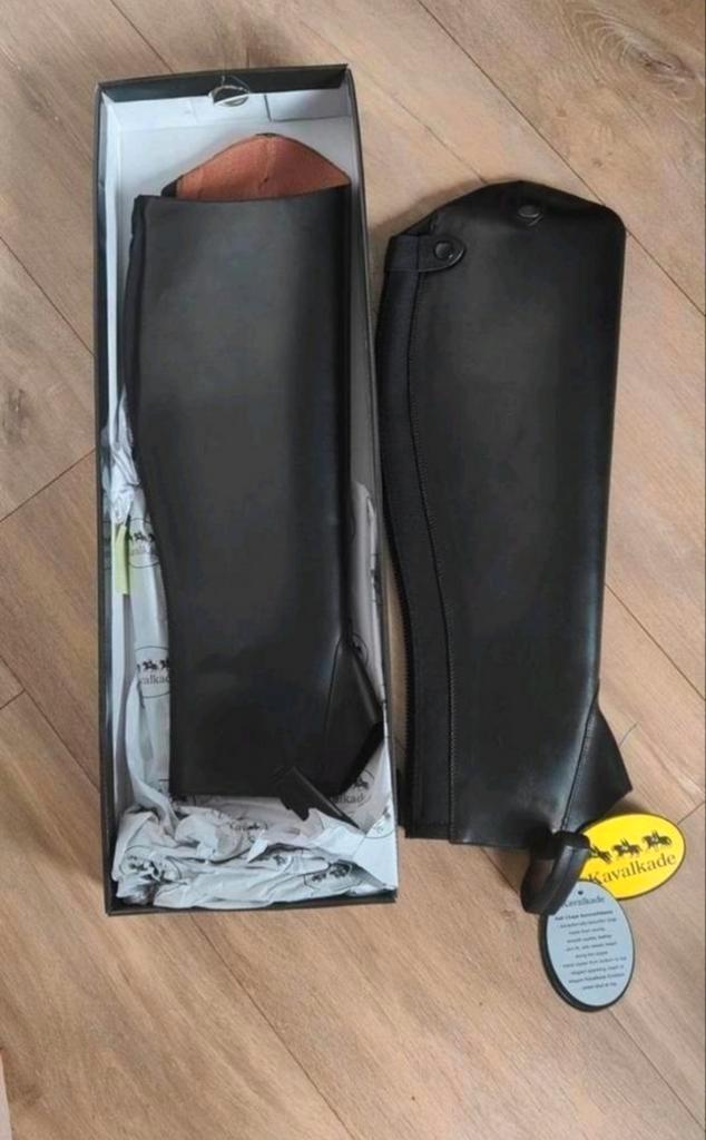 NIEUW - Chaps Aurora LEER meerdere maten, Dieren en Toebehoren, Paardrijkleding, Nieuw, Schoeisel, Dressuur, Ophalen