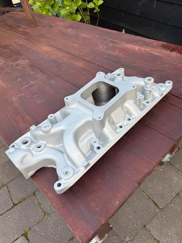 Ford Small Block aluminum intake beschikbaar voor biedingen
