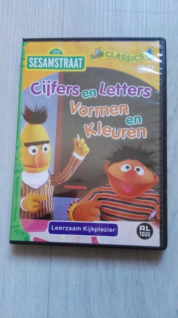 Sesamstraat "Vormen/Kleuren, Sport/Lichaam, Muziek/Rijmen", Cd's en Dvd's, Dvd's | Kinderen en Jeugd, Zo goed als nieuw, Tv fictie
