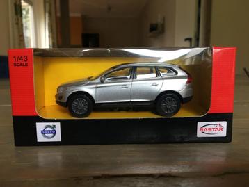 Model auto 1/43 Volvo XC 60 zilverkleurig beschikbaar voor biedingen