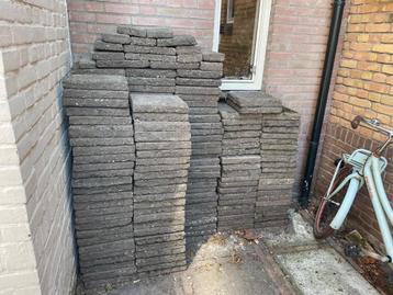 Gratis Tuintegels 30x 30 stoeptegel betontegels  beschikbaar voor biedingen