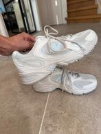 New Balance 530 (39,5) - zo goed als nieuw!, Kleding | Dames, Schoenen, Ophalen of Verzenden, Zo goed als nieuw, Wit, Sneakers of Gympen