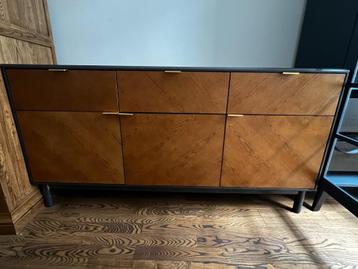 Belgrave groot dressoir – eikenfineer met veel opbergruimte beschikbaar voor biedingen