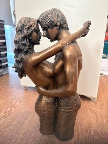 Bronzen Beeld: Verliefd Stel 35cm hoog beschikbaar voor biedingen