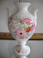 Wedgwood Meadow sweet England vaas, Wit, Aardewerk of Porselein, Ophalen of Verzenden, Zo goed als nieuw