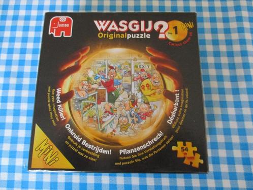 Mini Wasgij puzzel. 54 stukjes. Onkruid bestrijden., Hobby en Vrije tijd, Denksport en Puzzels, Zo goed als nieuw, Legpuzzel, Minder dan 500 stukjes