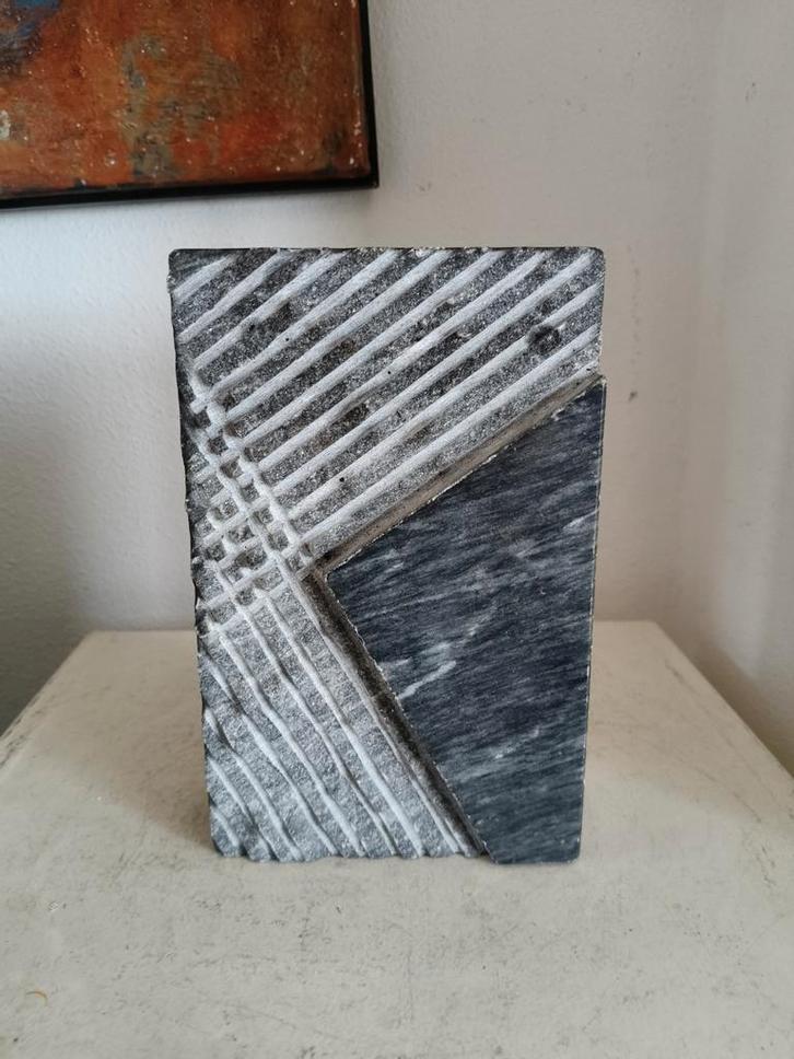 2833 design modernist natuursteen Vaas - Geometrisch Design, Antiek en Kunst, Kunst | Beelden en Houtsnijwerken, Ophalen of Verzenden