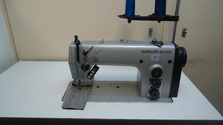 Industrie Naaimachine  Durkopp /Adler  Naald Transport(272), Hobby en Vrije tijd, Naaimachines en Toebehoren, Zo goed als nieuw