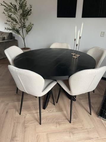 Eetkamerset | ronde tafel 130cm + 5 stoelen beschikbaar voor biedingen