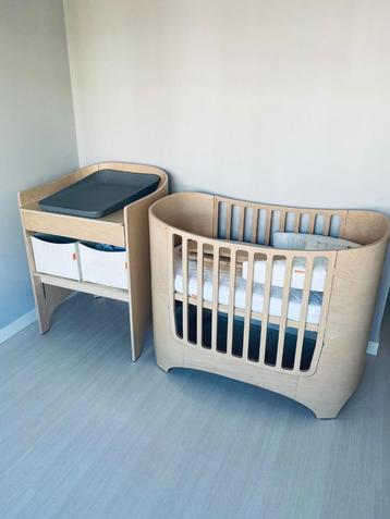 Leander Extendable Bed + Changing Table + Accesories beschikbaar voor biedingen