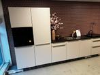 Semi-greep loze keuken, parelgrijs met donker blad € 4475,=, Ophalen, Nieuw, Enkelwandige keuken, Kunststof