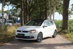 Volkswagen polo 1.0 Allstar Pano/Cruise/Climate/Velgen, Auto's, Volkswagen, Voorwielaandrijving, Zwart, 60 pk, Wit