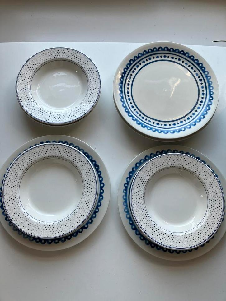 Blauwe stippen borden groot en diep set, Huis en Inrichting, Keuken | Servies, Zo goed als nieuw, Bord(en), Overige stijlen, Ophalen of Verzenden