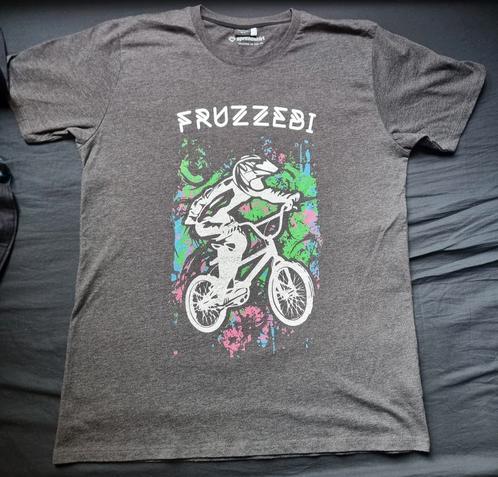 Bmx fiets shirt maat L lees tekst, Kleding | Heren, T-shirts, Zo goed als nieuw, Maat 52/54 (L), Grijs, Ophalen of Verzenden